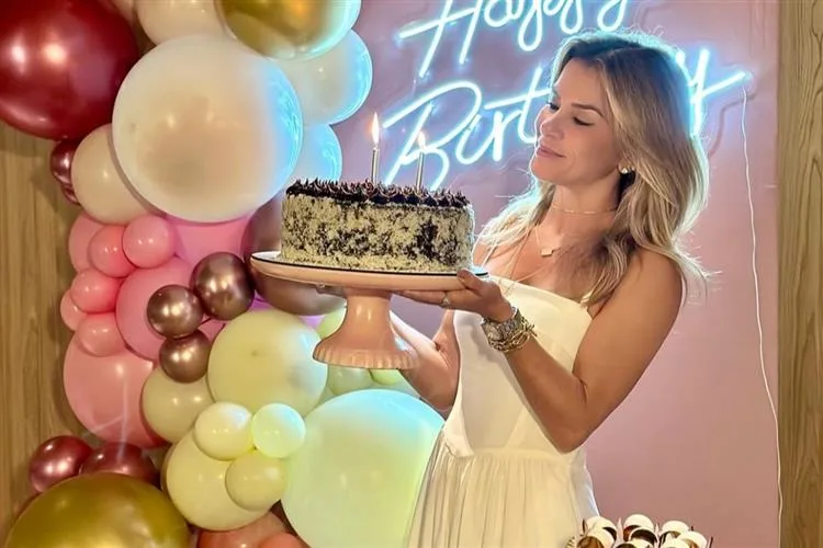 Roberta Quaranta celebra b-day com gratidão e alegria