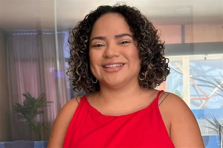 Mari Lacerda oficializa candidatura à presidência do PT em Fortaleza para reforçar 'PT raiz'