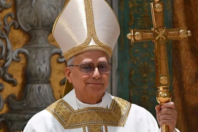 Papa Leão XIV inicia pontificado formalmente em missa no dia 18 de maio