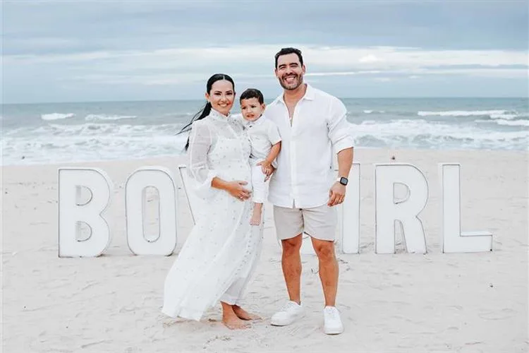 Luciana Ribeiro e Thiago Camelo celebram a chegada de Leo, seu segundo filho