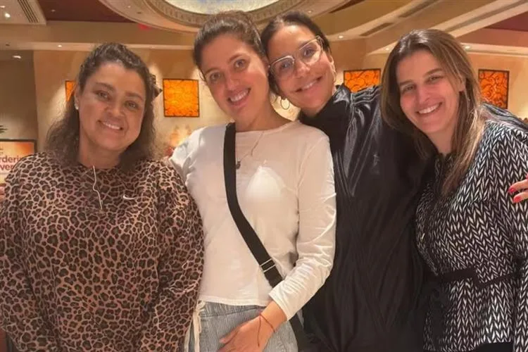 Ivete Sangalo visita Preta Gil durante tratamento contra o câncer nos Estados Unidos