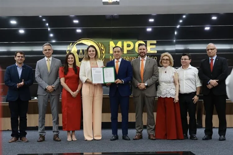 Alece integra termo de cooperação para ações de proteção às crianças e adolescentes