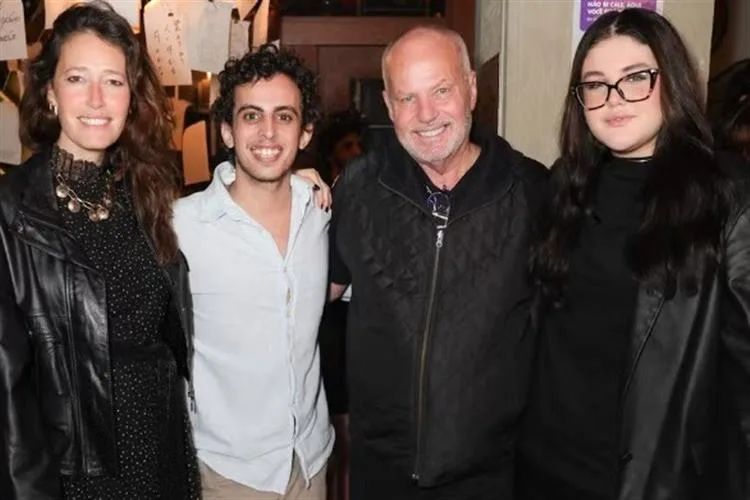 Renomado diretor Jayme Monjardim celebra 69 anos em evento intimista