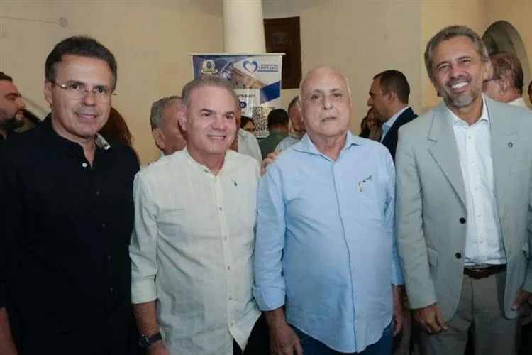 Roberto Pessoa celebra nova idade em noite de frisson no Ideal Clube
