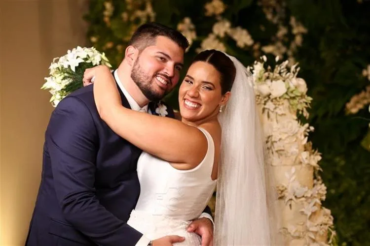 Andrezza Dantas e Israel Cintra se unem matrimonialmente em noite de amor e emoção