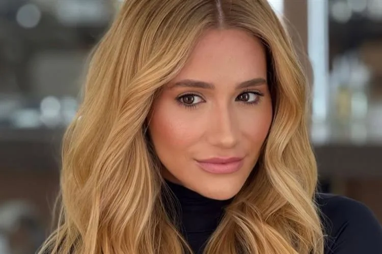 Leydiane Cavalcante causa frisson com seu novo visual