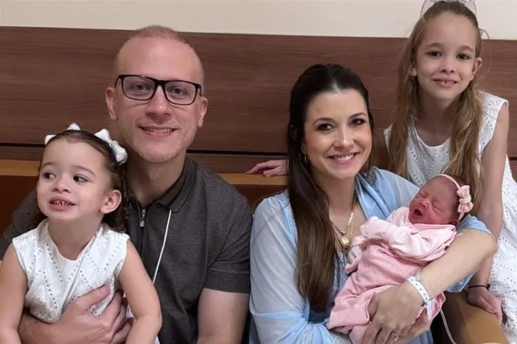 Nasce Maria Stella para completar a família e a felicidade de Lia Bastos e Tiago Lourenço
