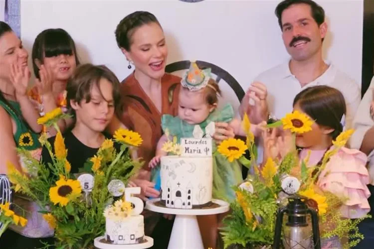 Paulinha Sampaio e Felipe Rocha festejam os cinco meses da filha Lourdes Maria em clima de Cordel