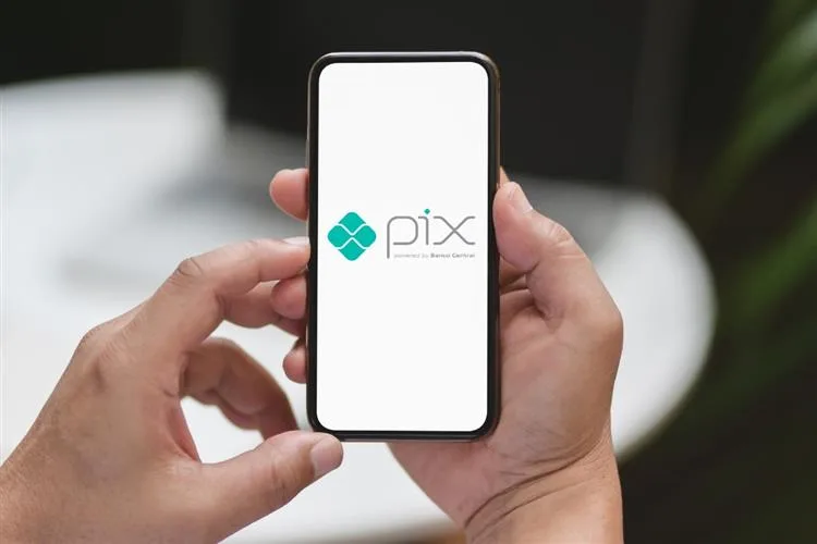 Bancos passam a oferecer Pix Automático a partir desta segunda