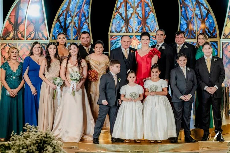 Luzia e Cristiano Maia brindam o amor real na celebração das Bodas de Ouro