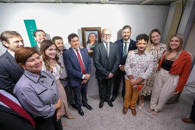 Exposição "Alece 190 anos: a Casa do Povo" destaca trajetória da instituição