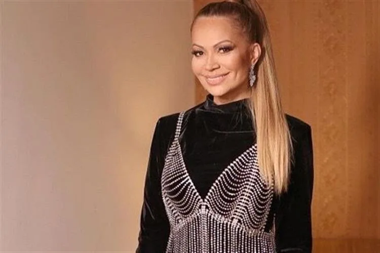 Solange Almeida cantou os sucessos do Aviões do Forró, ao contrário do que disse Isaías CD's