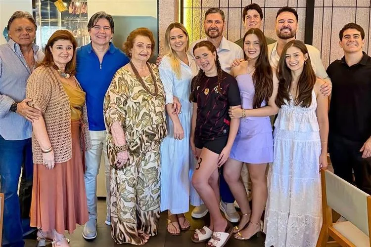 Romeu Aldigueri celebra aniversário de sua mãe com homenagem emocionante