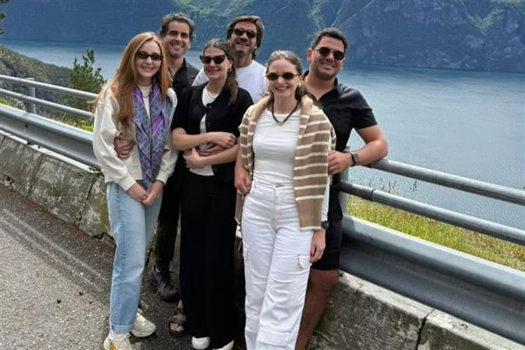 Vanessa Maia e Eduardo Câmara desfrutam momentos especiais em trip com amigos