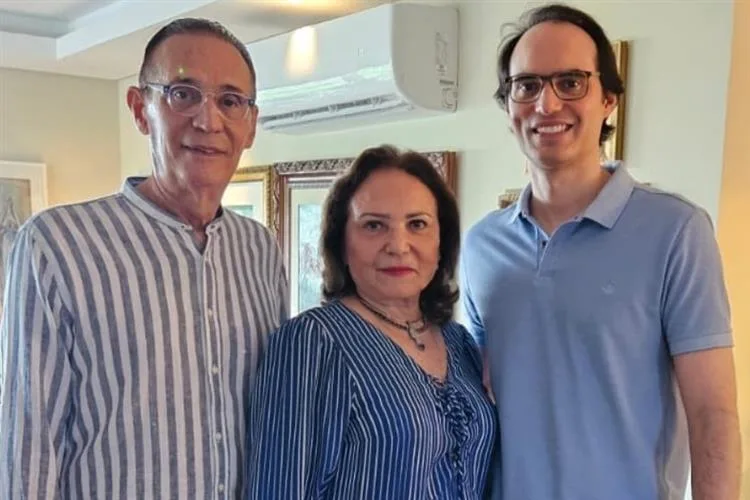 Aristófanes Canamary festeja a nova idade com forró e muita animação