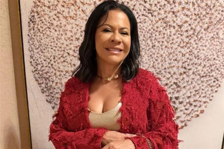 Mãe de Marília Mendonça inaugura instituto com nome da filha após perder a guarda do neto, Léo