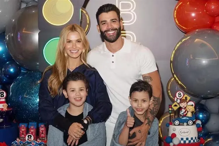 Gusttavo Lima mostra festa de oito anos do filho mais velho com Andressa Suita