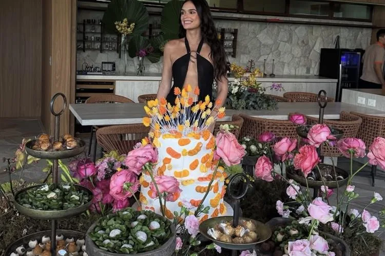 Mari Vieira celebra a chegada aos 26 anos