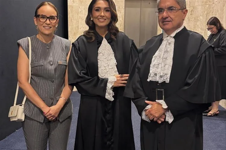 Gisele Sampaio toma posse como desembargadora do TRF-5ª Região