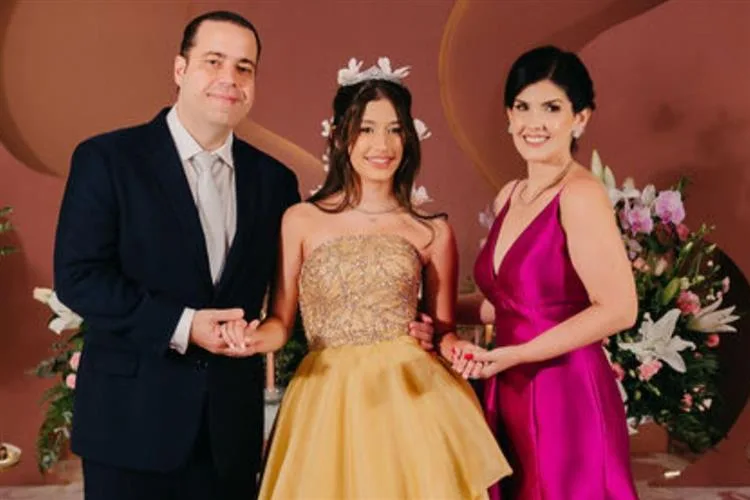 Priscila e Cipriano Capelo realizam party para o début da filha Bia