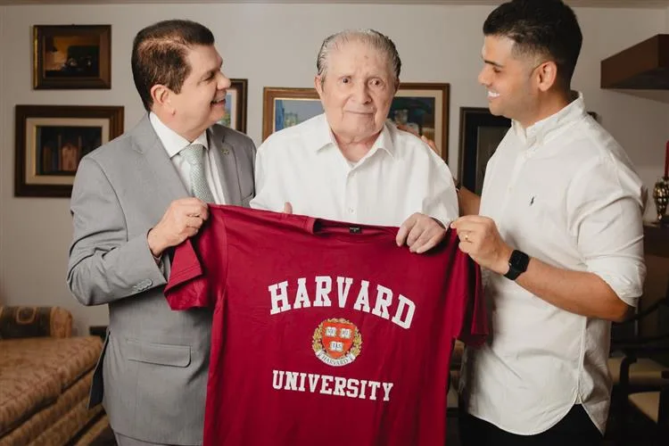 Cearense Davi Benevides é aceito em Harvard para estudar Políticas Públicas