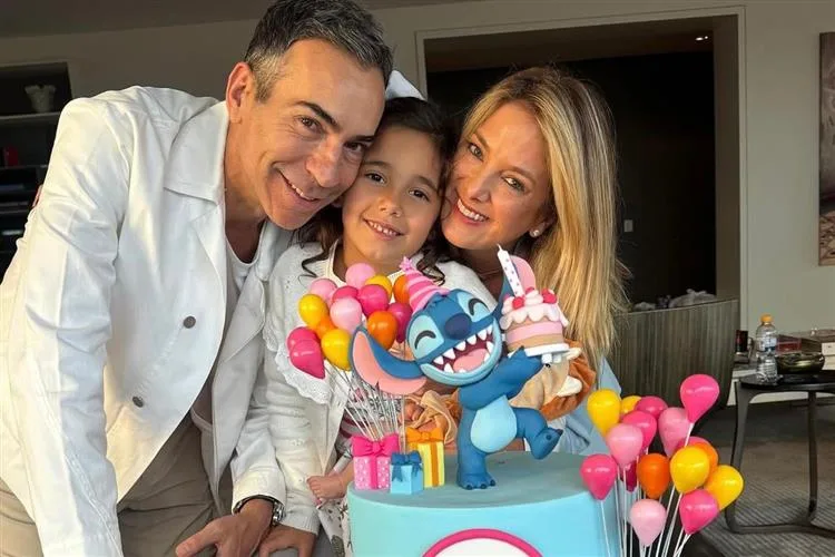 Ticiane Pinheiro celebra os seis anos da filha Manu com festa temática do Stitch