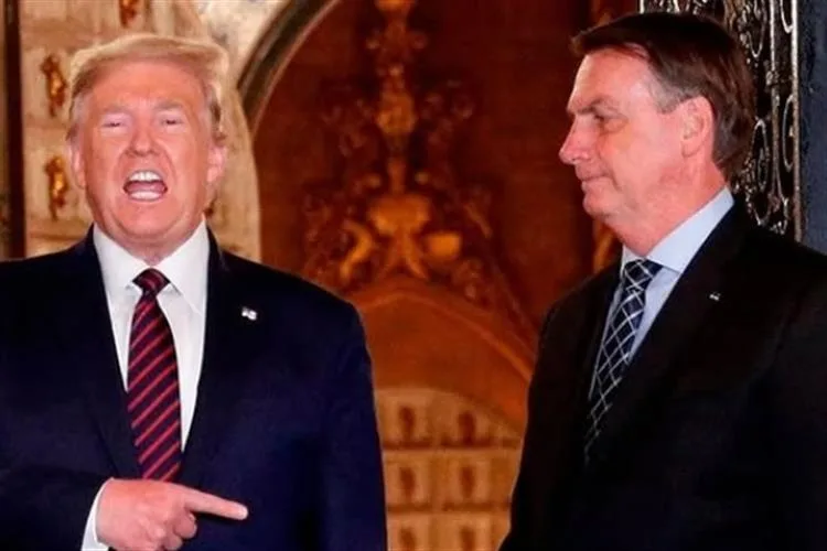 Prestes a taxar Brasil em 50%, Trump volta a elogiar Bolsonaro