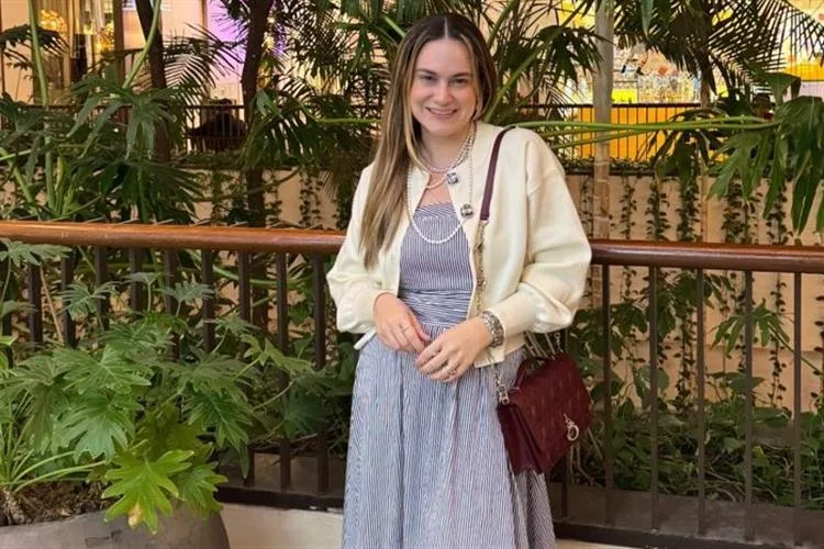 Karla Benevides desenha a nova coleção da Klaris Joias em São Paulo