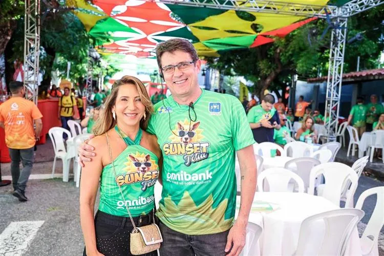 Ivvo, Karol do Axé e Larissa Leite agitam Sunset Folia 2025