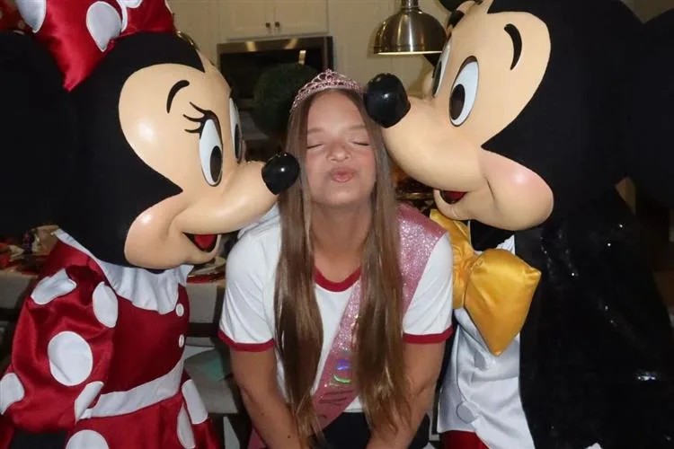 Rafa Justus festeja 16 anos e recebe o carinho da família