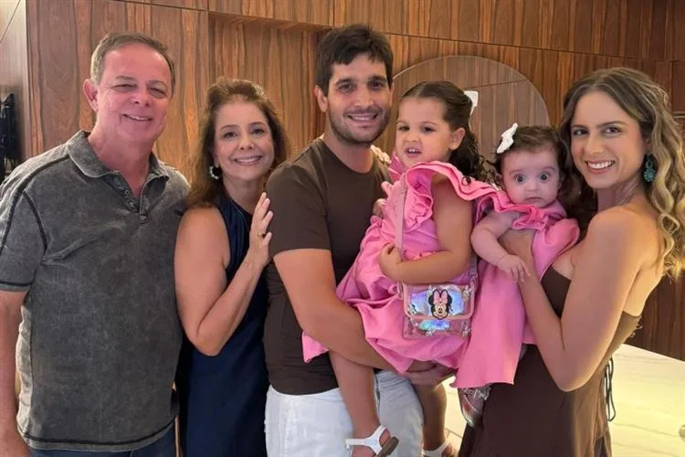 Bia e Wagner Teixeira promovem enérgica tarde para poucos e bons