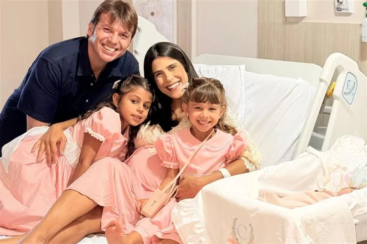 Clarissa Aguiar e Paulo Porto em estado de graça com o nascimento da filha Catarina