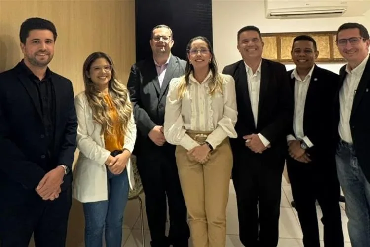 Roberto Victor é aclamado Presidente de Honra do Instituto Jurídico Cearense