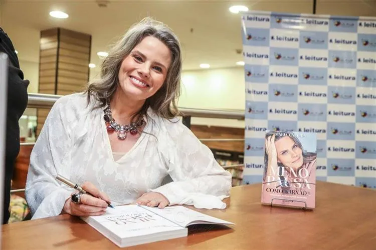 Maria Cândida lança livro "Menopausa como Jornada" em Fortaleza