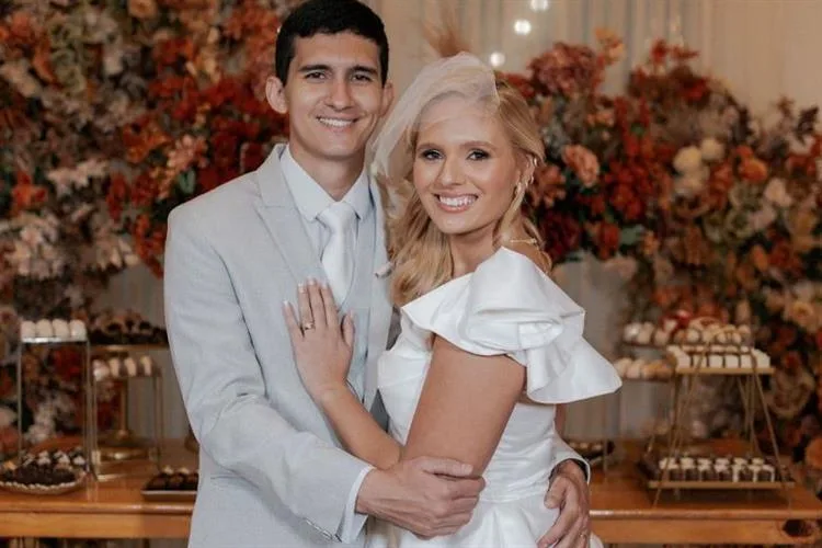 Psicóloga Sarah Rebeca Barreto e médico Gabriel Araújo celebram casamento