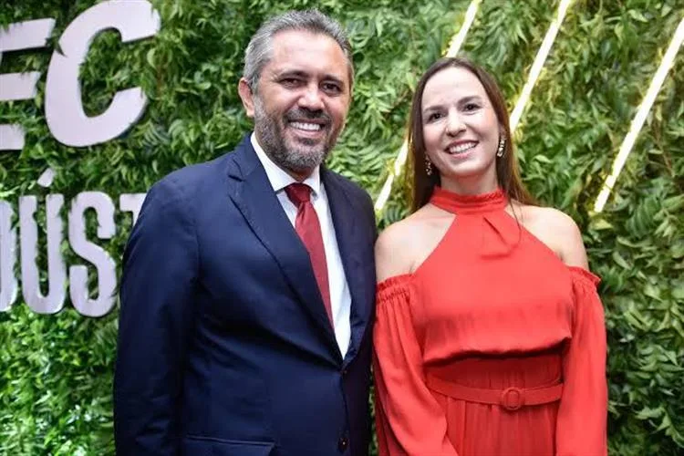 Lia e Elmano de Freitas: compromisso com a dignidade, o cuidado e o desenvolvimento do povo cearense
