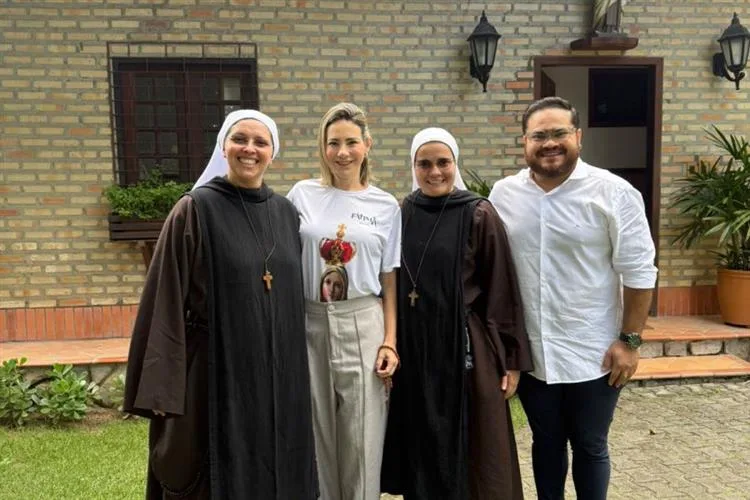 Em visita ao Instituto Hesed, Gaída Dias é convidada para Rosário da Padroeira da Televisão