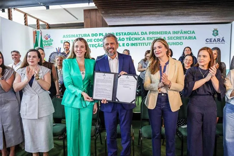 Governador Elmano lança Plano Estadual da Primeira Infância