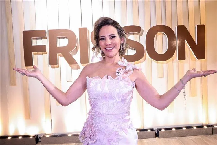 Pallatium Hall assina festa de 15 anos do Frisson