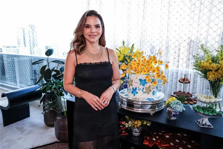 Viviane Martins brinda a nova idade
