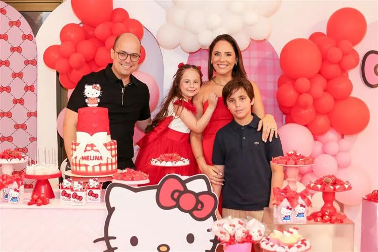 Anna Gladys e Felipe Oquendo comemoram os seis anos da filha Melina