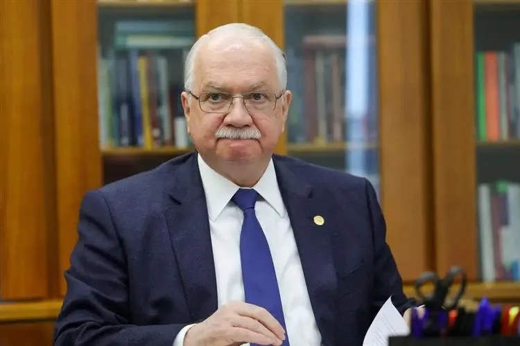 Edson Fachin é eleito presidente do STF e Moraes será o vice