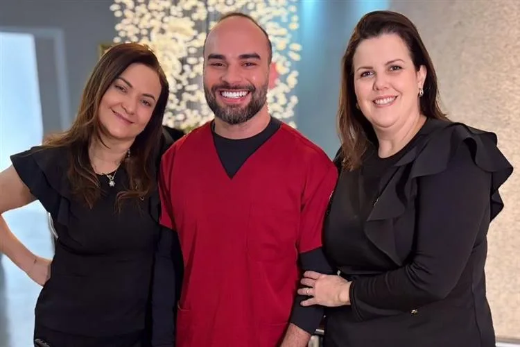 Marcelo Ponte participa de imersão em ginecologia funcional e estética em São Paulo