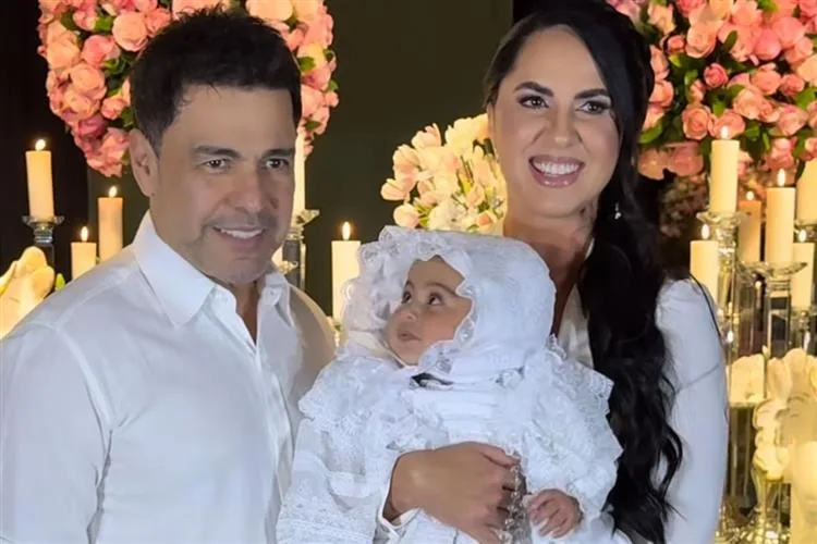 Graciele Lacerda e Zezé Di Camargo batizam a filha Clara com homenagem especial de Wanessa Camargo