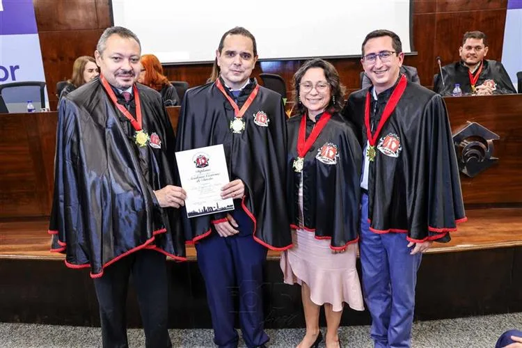 Academia Cearense de Direito empossa novos membros em solenidade