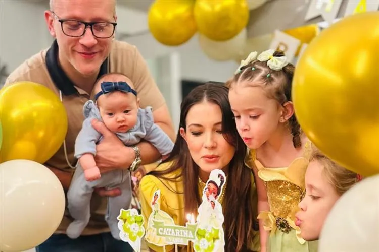 Lia Bastos e Tiago Lourenço comemoram os quatro aninhos da filha Catarina