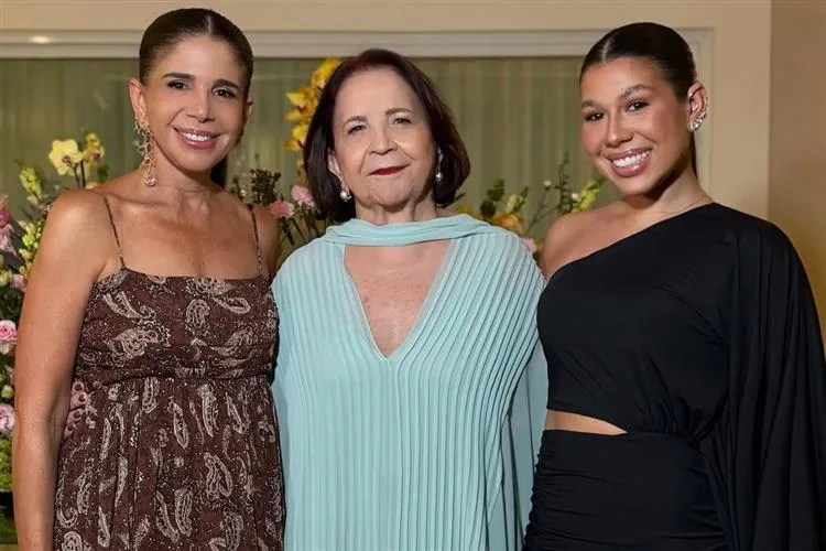 Lenita celebra sua entrada nos 80 anos em noite de homenagens, alegria e gratidão
