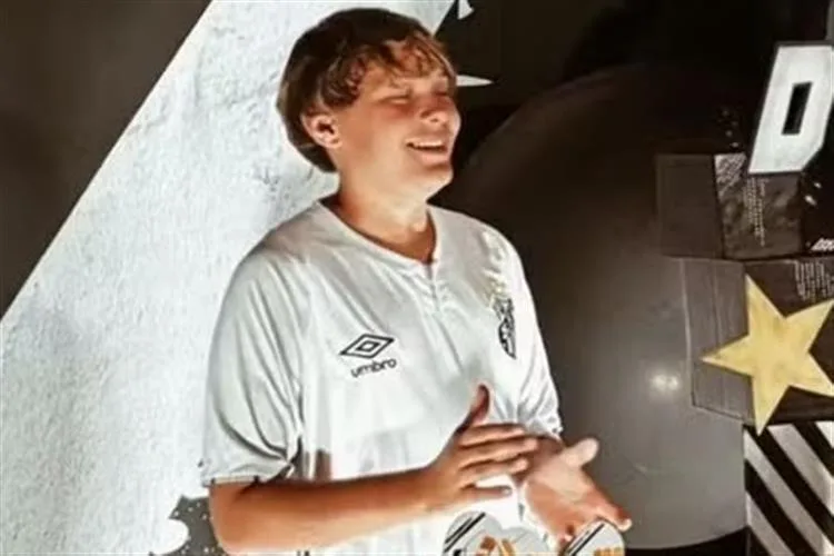 Davi Lucca, filho de Neymar, comemora 14 anos com festa temática do Santos e show de L7NNON