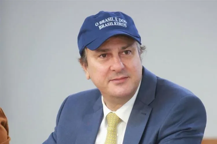 Camilo Santana adere à campanha pela soberania nacional em reunião ministerial