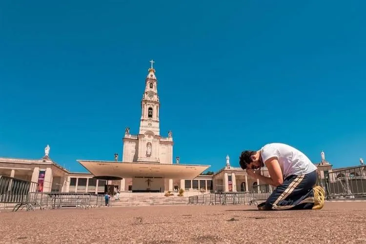 Luan Santana agradece a Nossa Senhora de Fátima: "obrigado por tantas bênçãos"